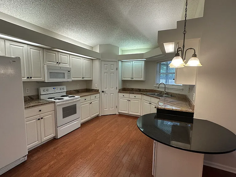 2493 The Woods Dr E — Photo 5