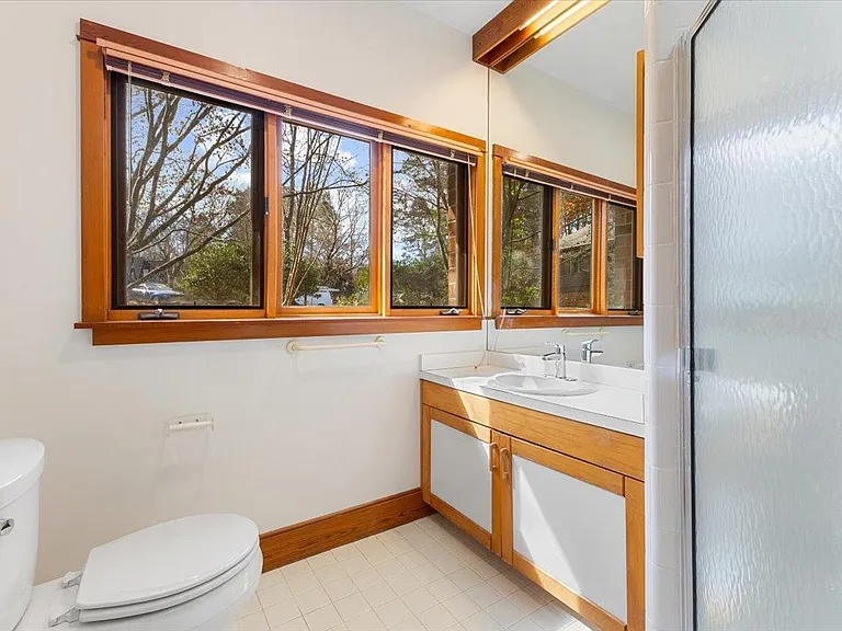 108 Campbell Ln — Photo 17