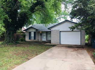 4024 W 45th Pl, Tulsa, OK 74107