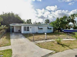 1637 S 25th Ct, Riviera Beach, FL 33404