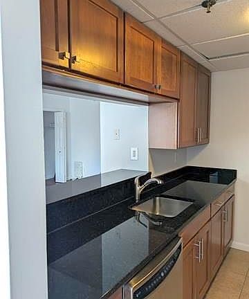 4th image of 227 Christopher Columbus Dr APT 438B