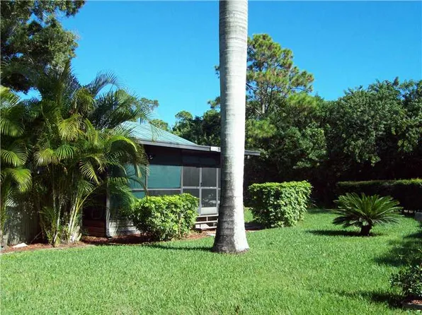 5425 43rd St, Vero Beach, FL 32967
