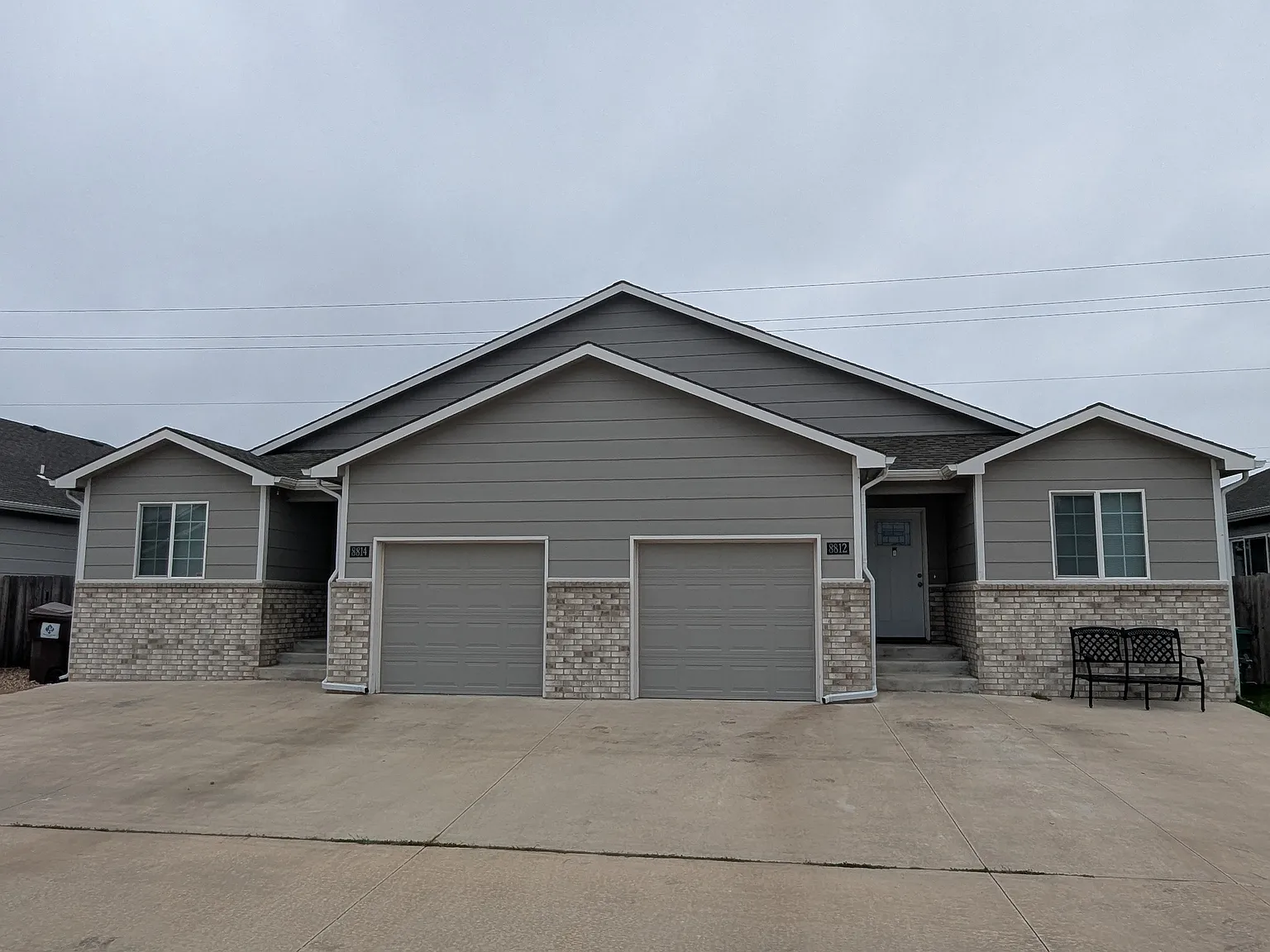 5 bed, 2400 sqft, $1,895 — Photo 1