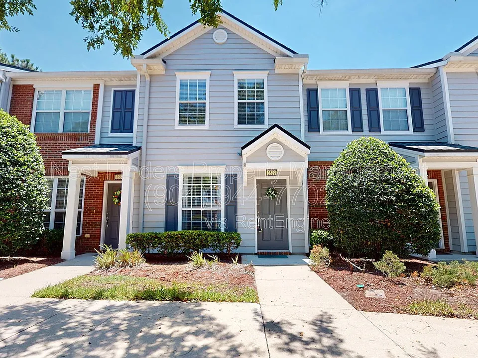 3592 Pebble Path Ln