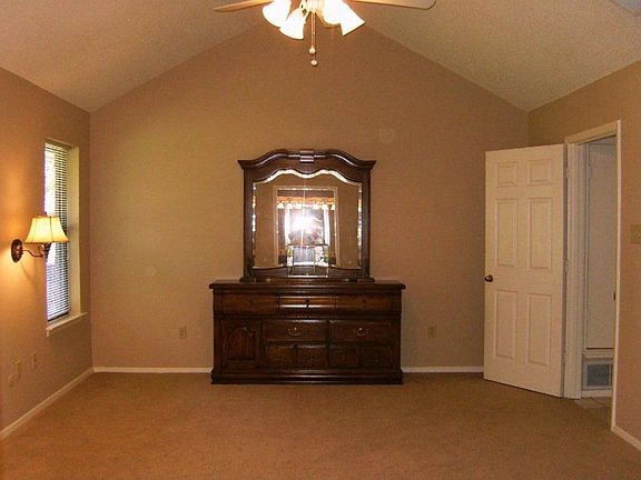 3rd image of 5408 Forest Bend Dr