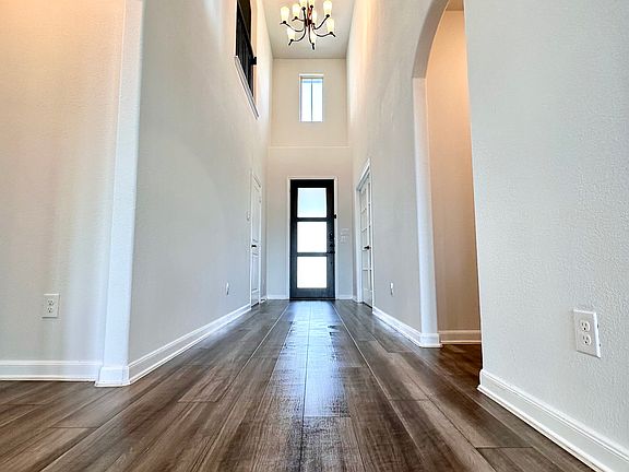 Light-filled entry that instantly feels like home.