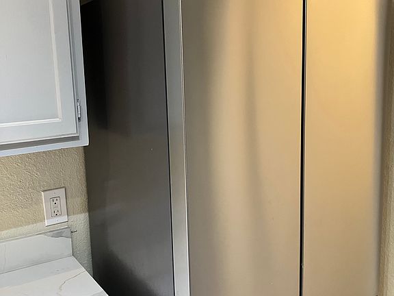 3rd image of 465 Canyon Oaks Dr
