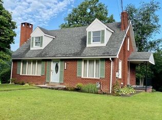 1793 Woodside Dr, Ambridge, PA 15003