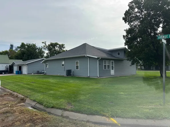 202 5th St., Gothenburg, NE 69138