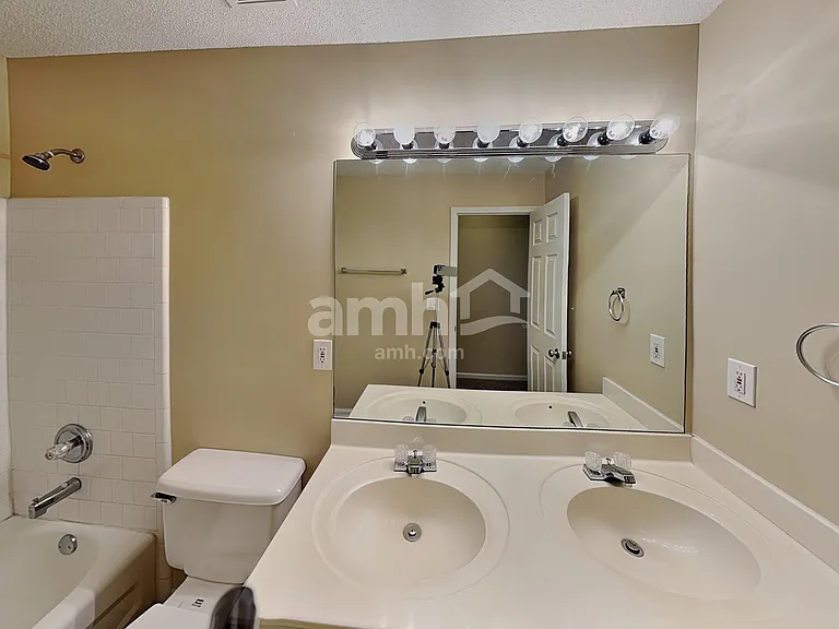 2523 Davenham Ln — Photo 15