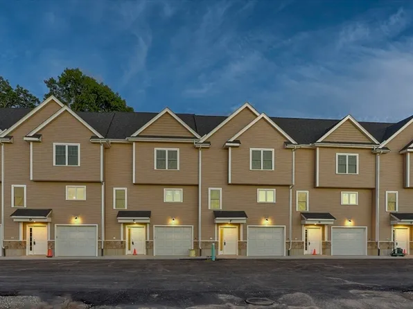 719 S Franklin St #A, Holbrook, MA 02343