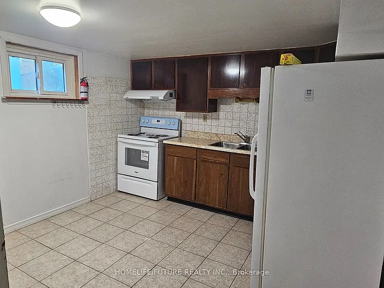 61 Hollyhedge Dr — Photo 25