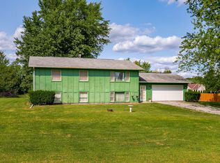 2737 Brookview Rd, Muscatine, IA 52761