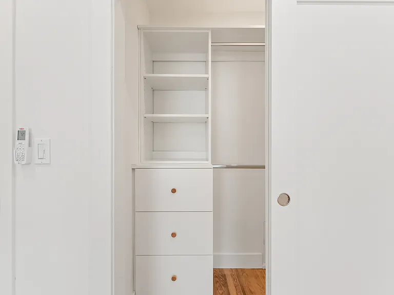 1020 1/2 Carol Dr — Photo 12