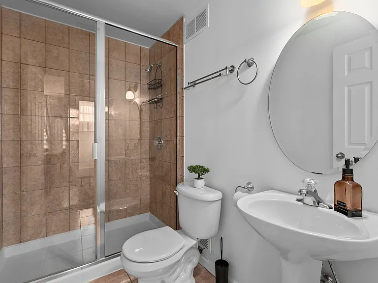2249 W Monroe St #4 — Photo 20