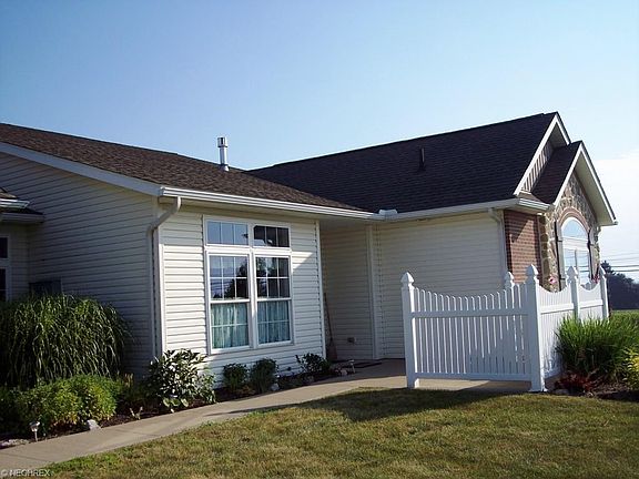 3rd image of 1750 Blackberry Ln