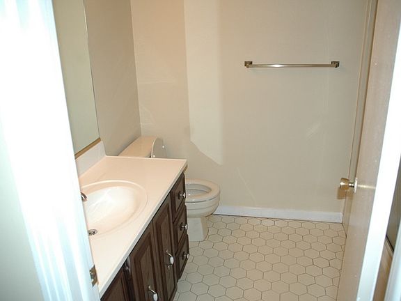 4th image of 4470 Willow Creek Dr SE
