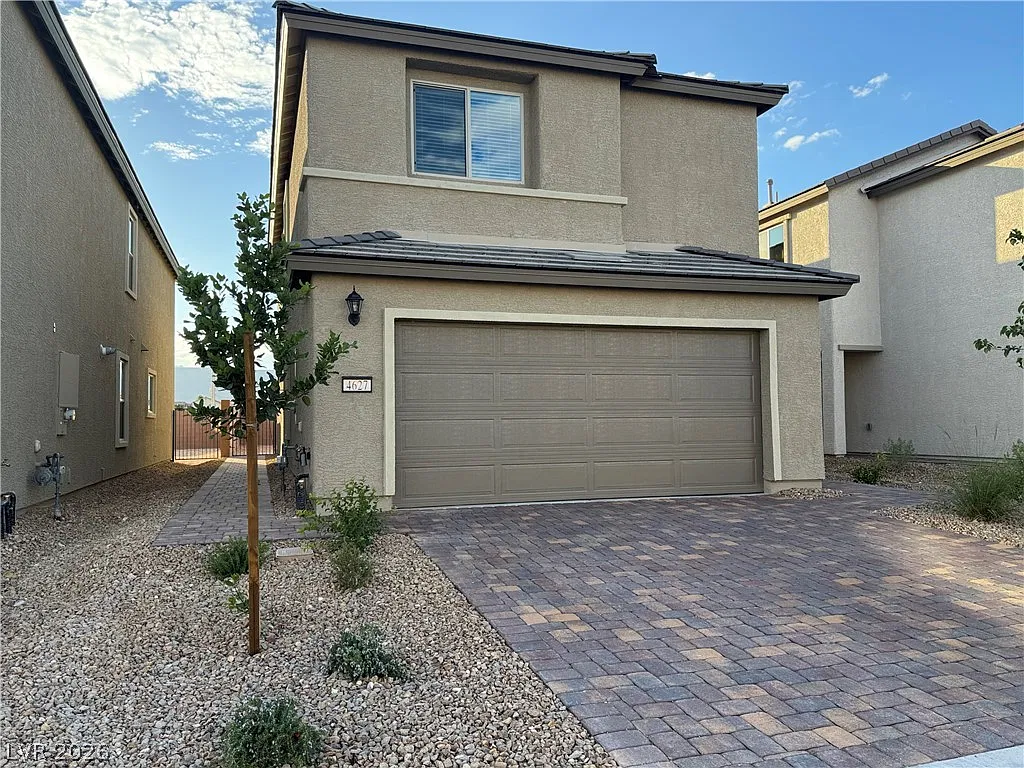 4 bed, 3.0 bath, 2150 sqft, $2,280 — Photo 2