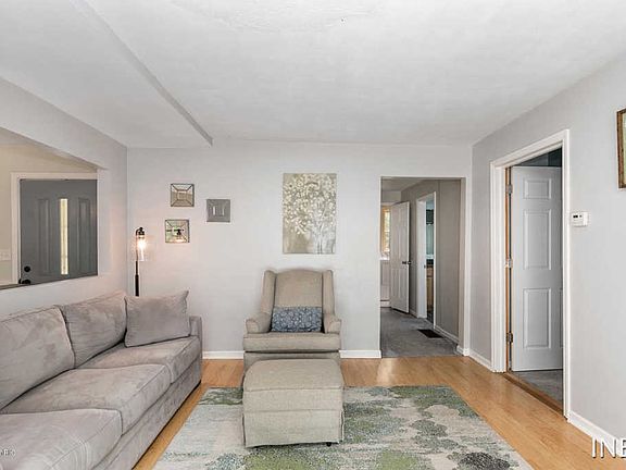 4th image of 405 Clark St NW