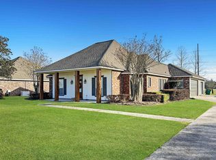 8778 Wyeth Dr, Denham Springs, LA 70706