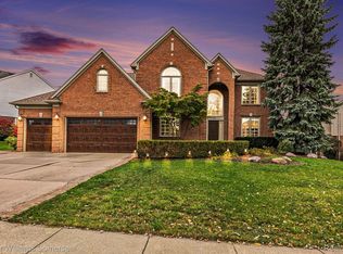 1155 Terra Ln, Rochester, MI 48306