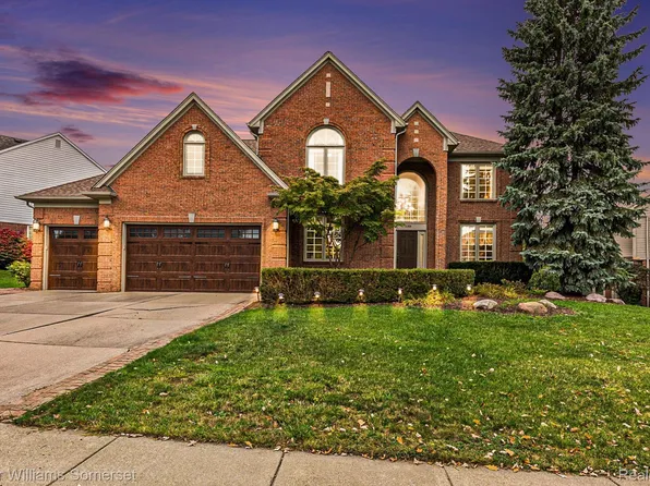 1155 Terra Ln, Rochester, MI 48306