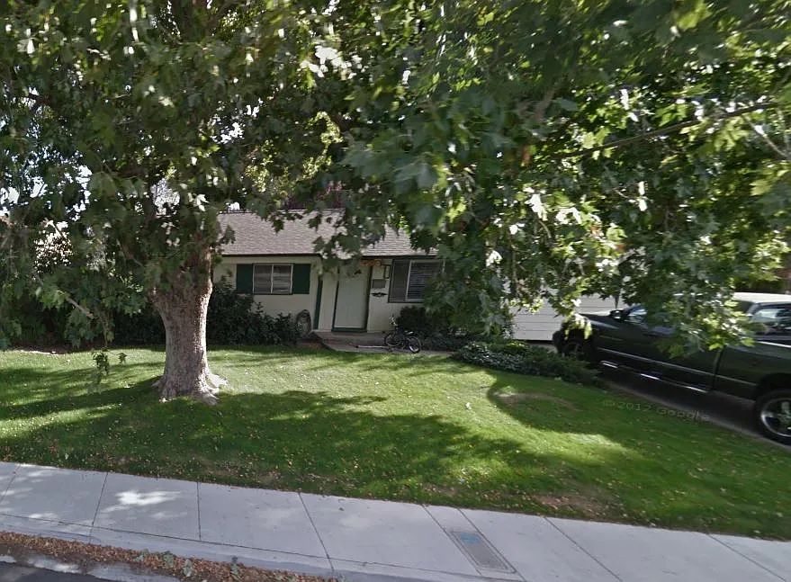 585 York Way photo 1