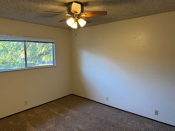 5th image of 1020 W 3rd St APT 2