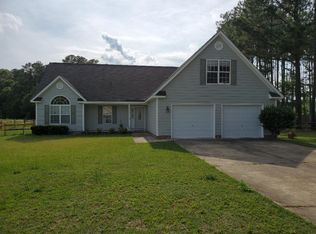 107 Early Dawn Dr, Raeford, NC 28376