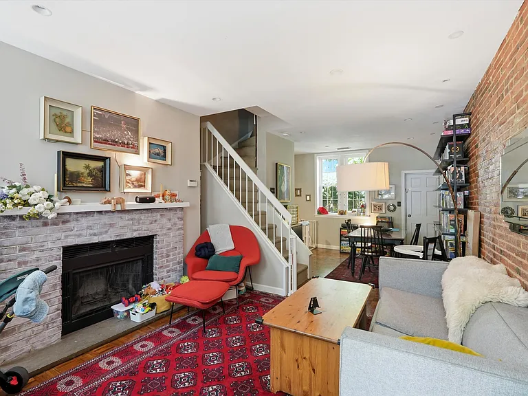 311 Fitzwater St — Photo 2