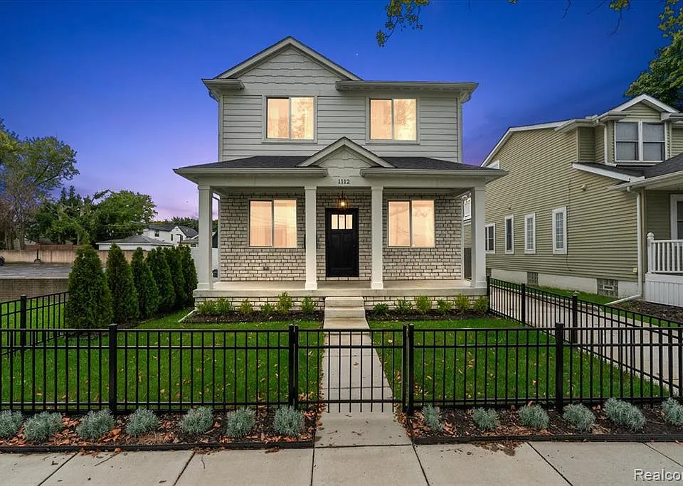 1112 Bennaville Ave
