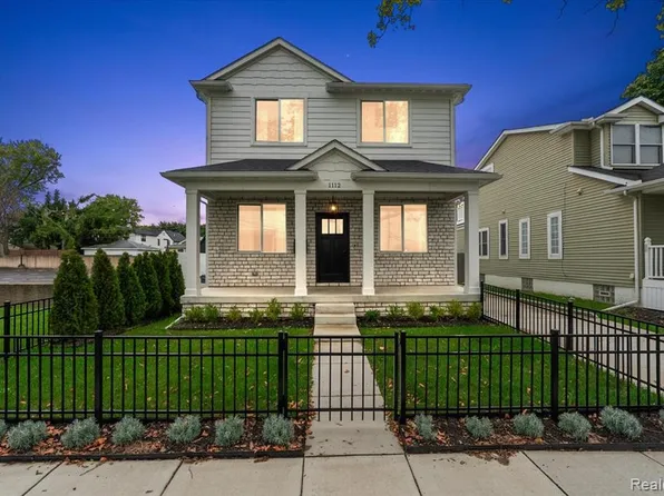 1112 Bennaville Ave, Birmingham, MI 48009
