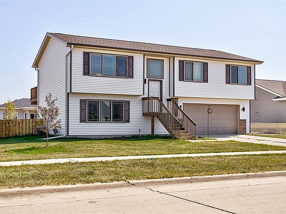 2nd image of 618 Meadow Brook Pl