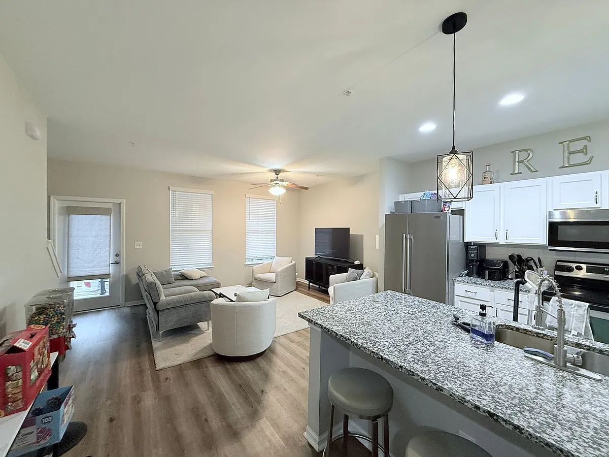 Building Photo - 624 Northwoods Trl