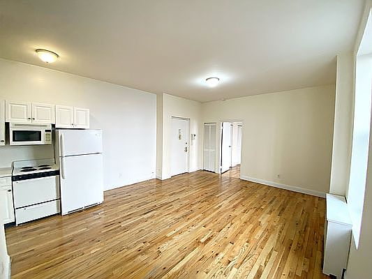2nd image of 210 W 94th St APT 2F