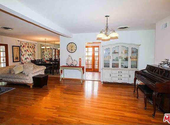 3rd image of 9325 Rubio Ave