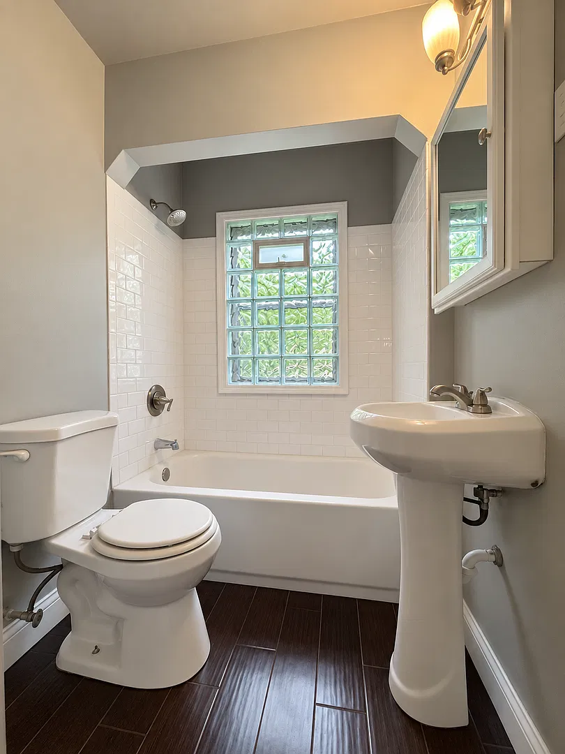Wonderful 3 Bedroom 1 Bathroom Home in Minneapolis! — Photo 4
