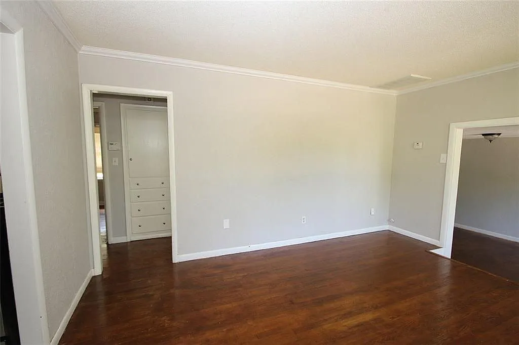 2 bed, 1026 sqft, $1,300 — Photo 3