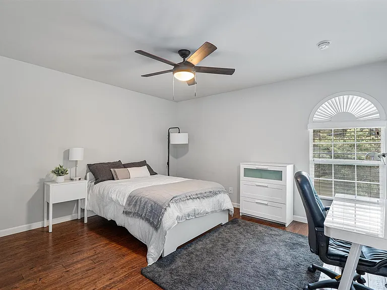 3110 Red River St #C-304 — Photo 16