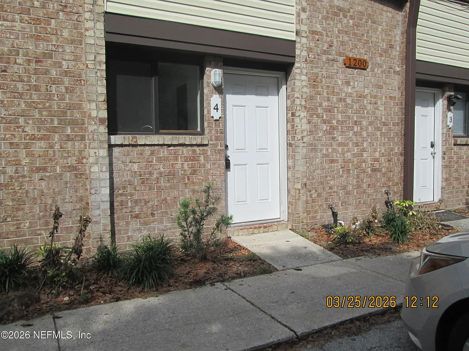 1200 Bretta St #4