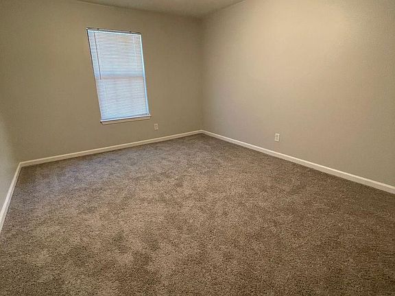 4th image of 5623 Crest Dr