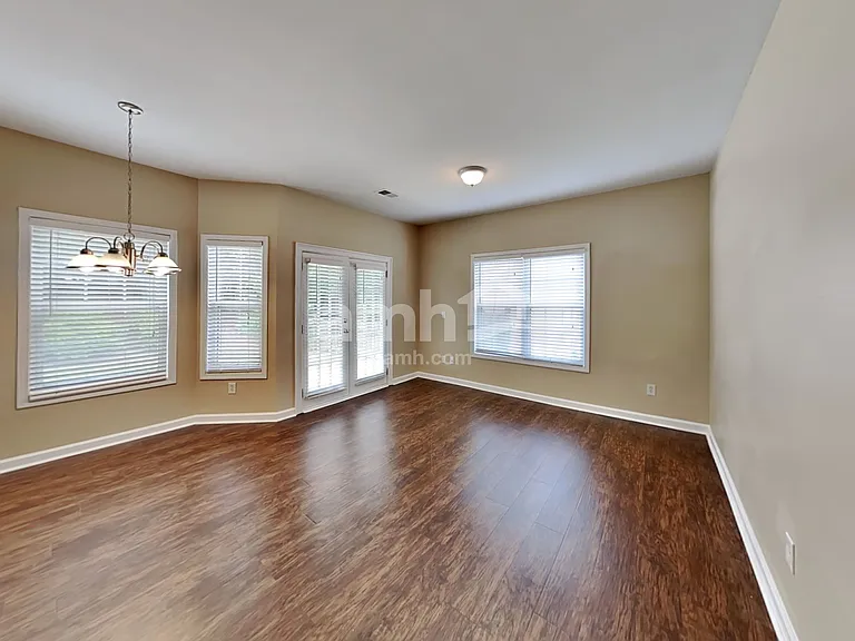 169 Hunt Creek Dr — Photo 4