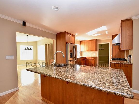 5th image of 34 Blanca Dr
