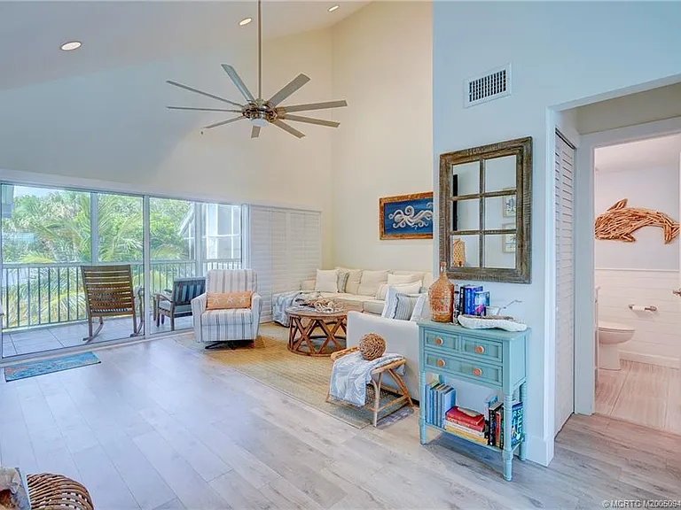 245 NE Macarthur Blvd #11 — Photo 22