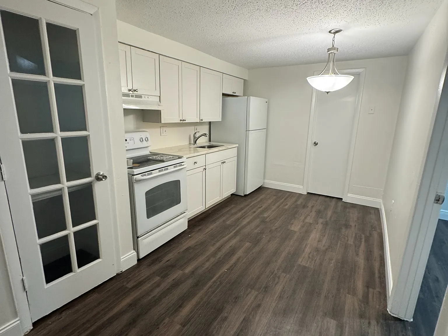 Move in Special - 3 Bedroom @ Hudson Point — Photo 4