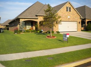 10912 Meadowlake Farms Dr, Oklahoma City, OK 73170