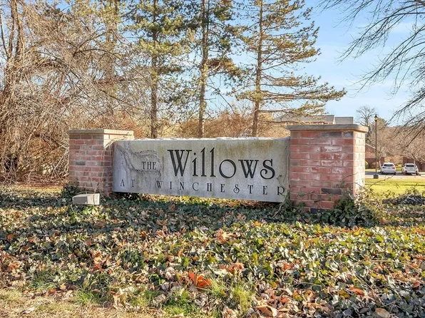 7 Conant Rd APT 24, Winchester, MA 01890