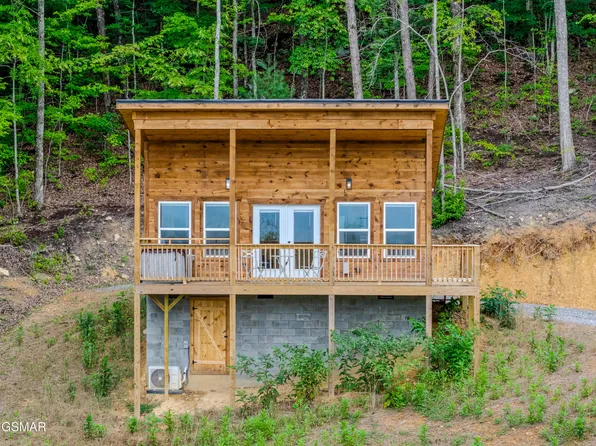 2122 2128th Blf, Sevierville, TN 37876