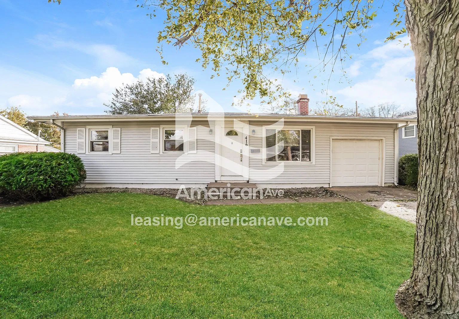 3 bed, 1.0 bath, 999 sqft, $1,350 — Photo 2