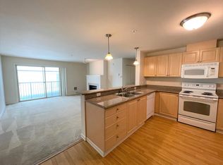 1220 N 45th St #202, Seattle, WA 98103